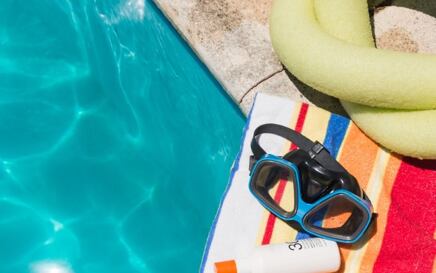 "Katero kozmetiko naj vzamem s seboj na dopust?"