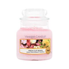 Dišeča svečka Yankee Candle Fresh Cut Roses 104 g